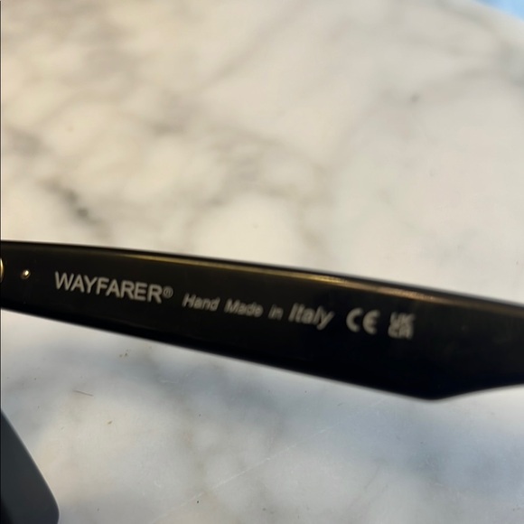 Ray-Ban Black Sunglasses/mirrored green lenses with Case - Picture 3 of 8